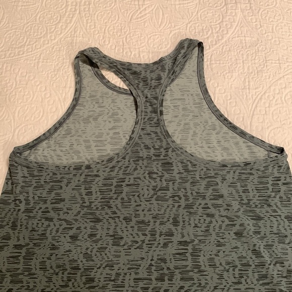 Athleta Abstract Sleeveless Tank - Picture 9 of 13